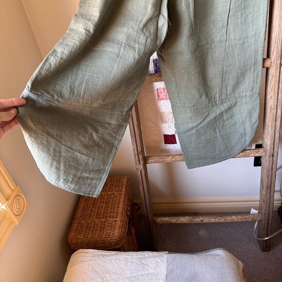 Bellambia Linen Blend Capris - Picture 4 of 8